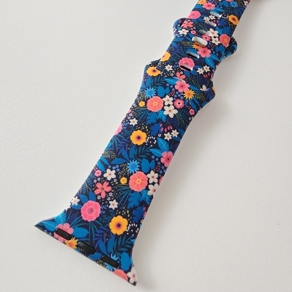NWT Multi Floral Pattern Apple Watch Silicone Band - Picture 5 of 8